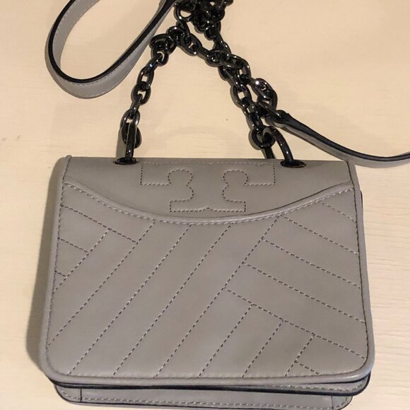 TORY BURCH Alexa Quilted Chain Shoulder Crossbody Bag Concrete Grey - Picture 9 of 12